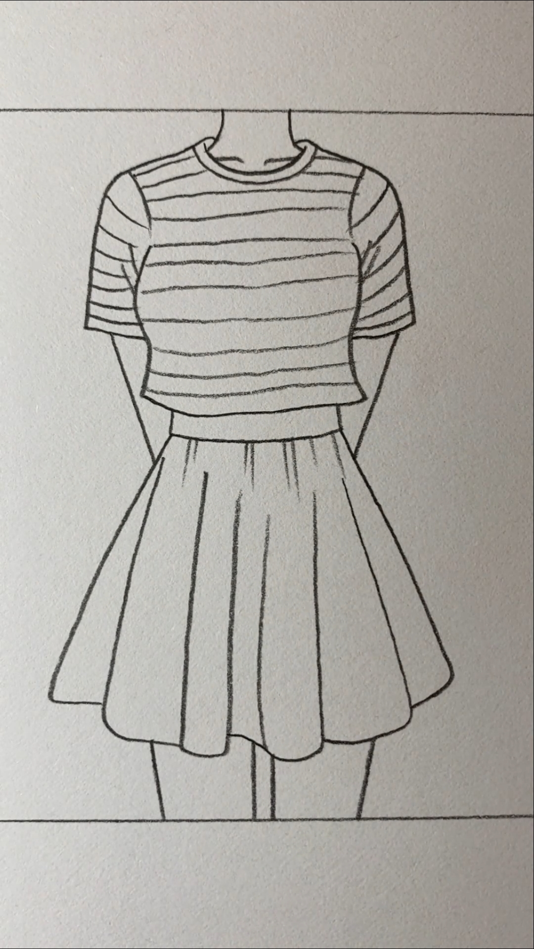 动漫女孩裙装的画法