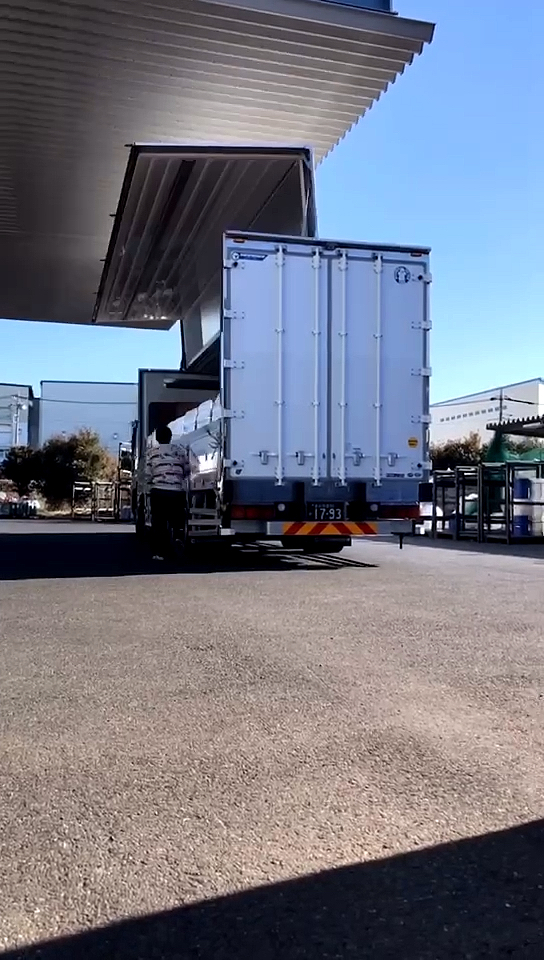 日本卡车司机日本卡车司机自己装卸车