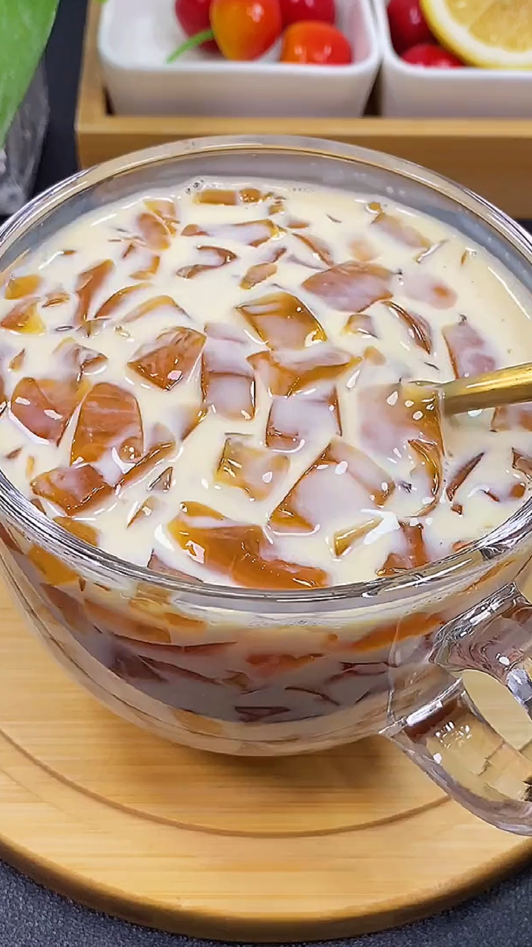 春日好食光#柠檬红茶冻撞奶你一定要试试