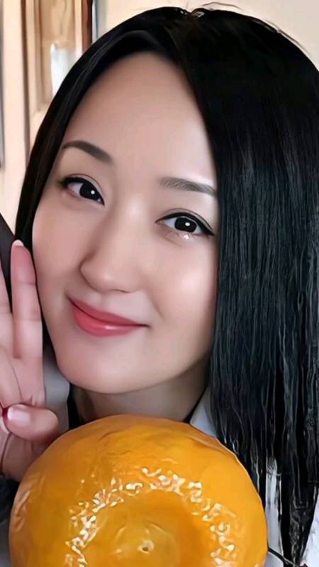 美女明星#杨钰莹,1971年5月11日出生于中国江西省南昌市,本名杨岗丽