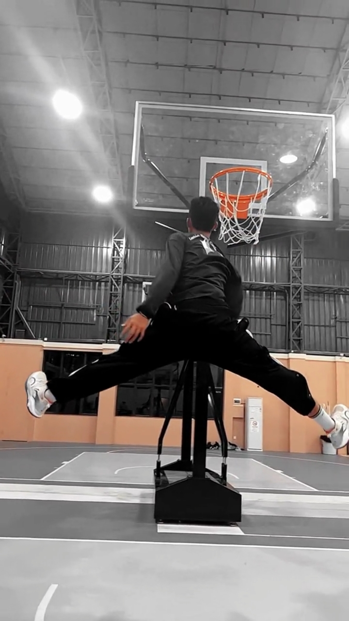 打篮球#这上篮,不比乔丹帅?