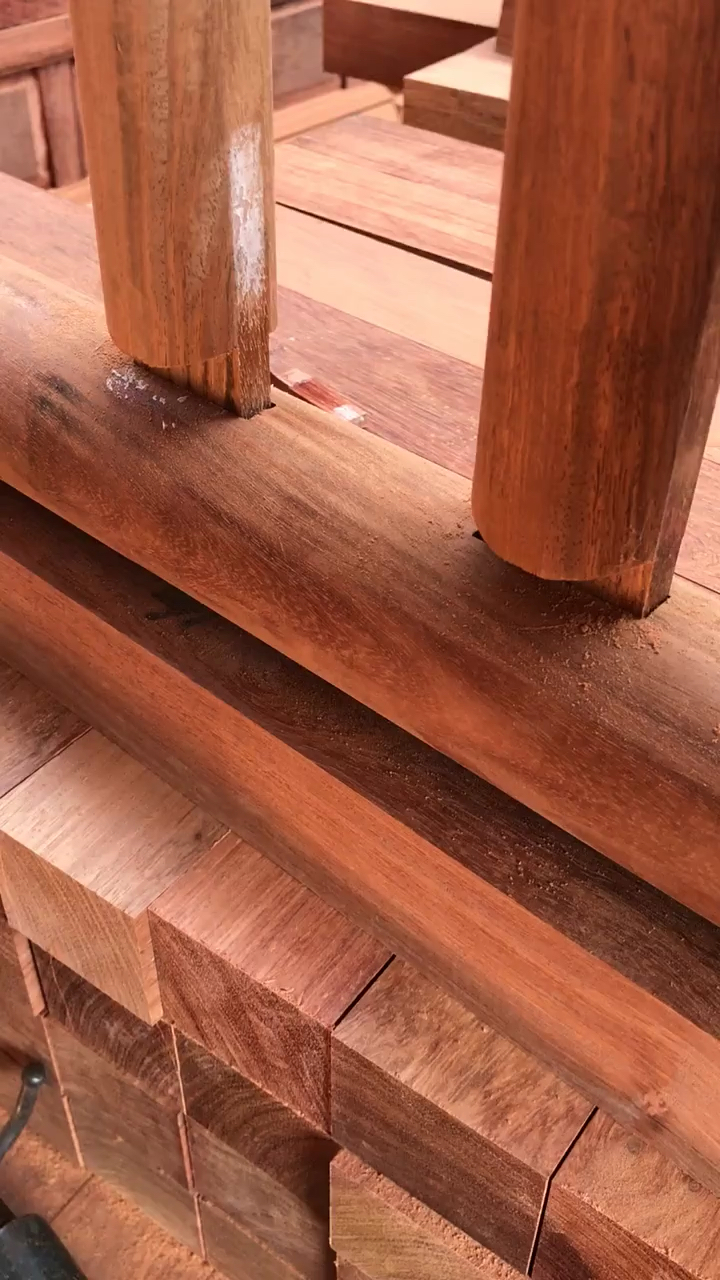 全民最牛手艺人#榫卯结构-勾挂垫榫的组装