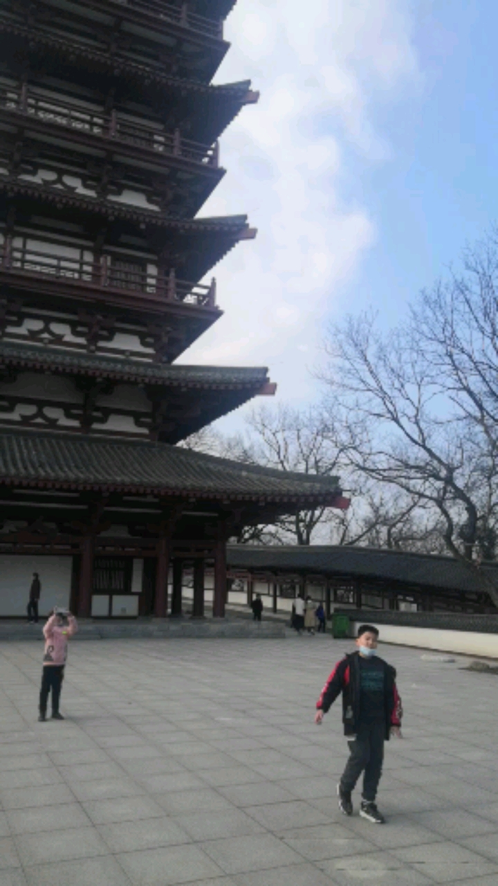 大蜀山顶西庐寺的多宝佛踏.