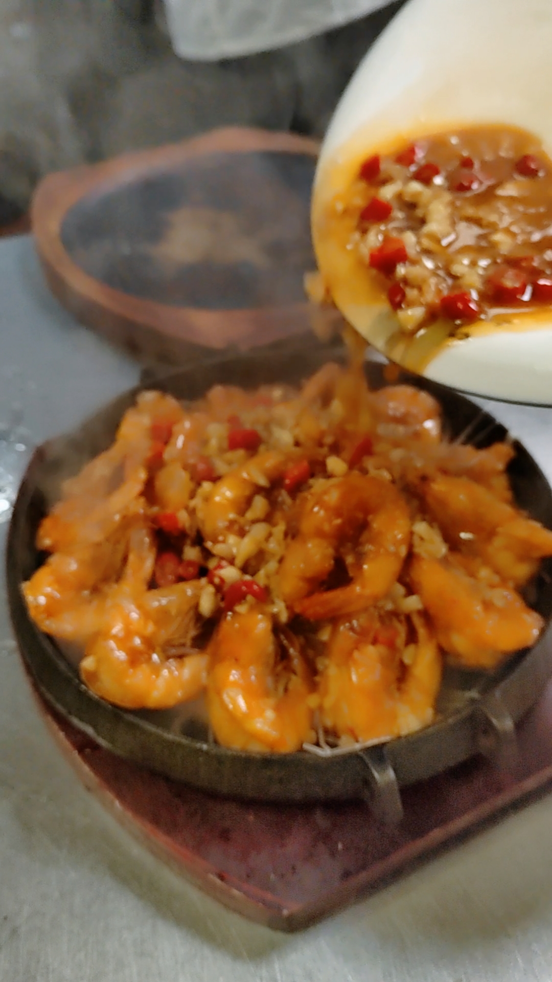 铁板蒜蓉粉丝开边虾