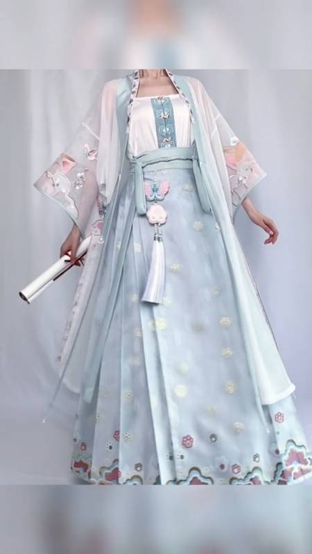 antique卿颜19小时前 不要关注她了,她盗视频还改名 回复 2 柳玥恒1