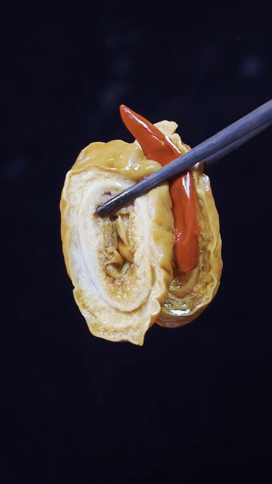 在家做个拿手菜如果你哪天想吃卤水猪大肠了就像我这样做不仅软烂入味