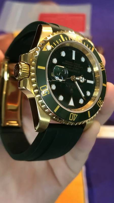 手表#欣赏一下间金绿水鬼上手效果-度小视