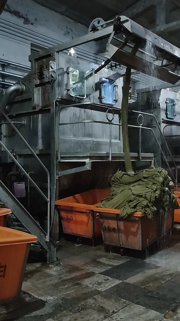 印染厂#染布出缸