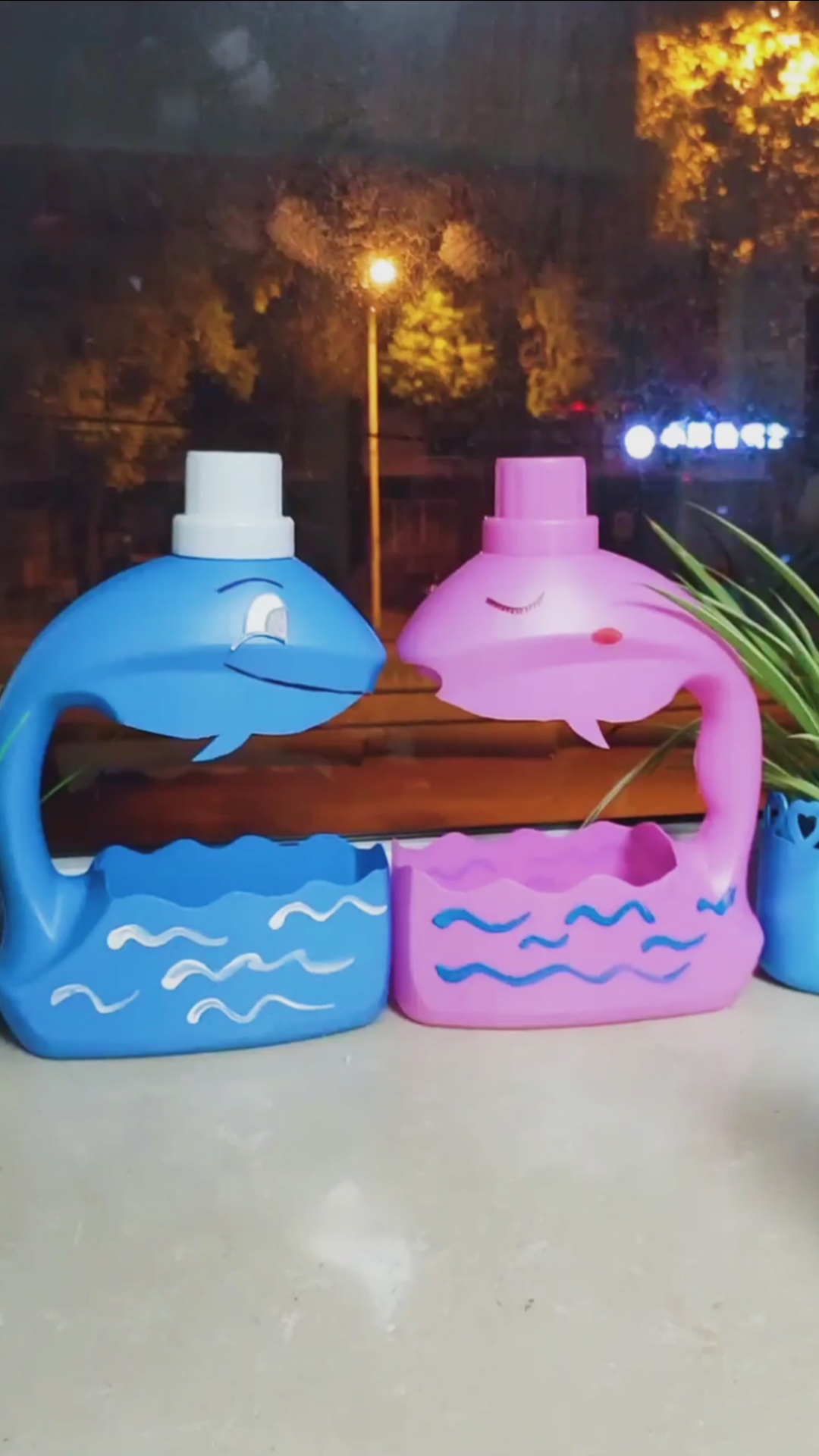 手工花盆雕刻#洗衣液瓶做情侣花盆详细教程,简单易学,适合初学者悼烫