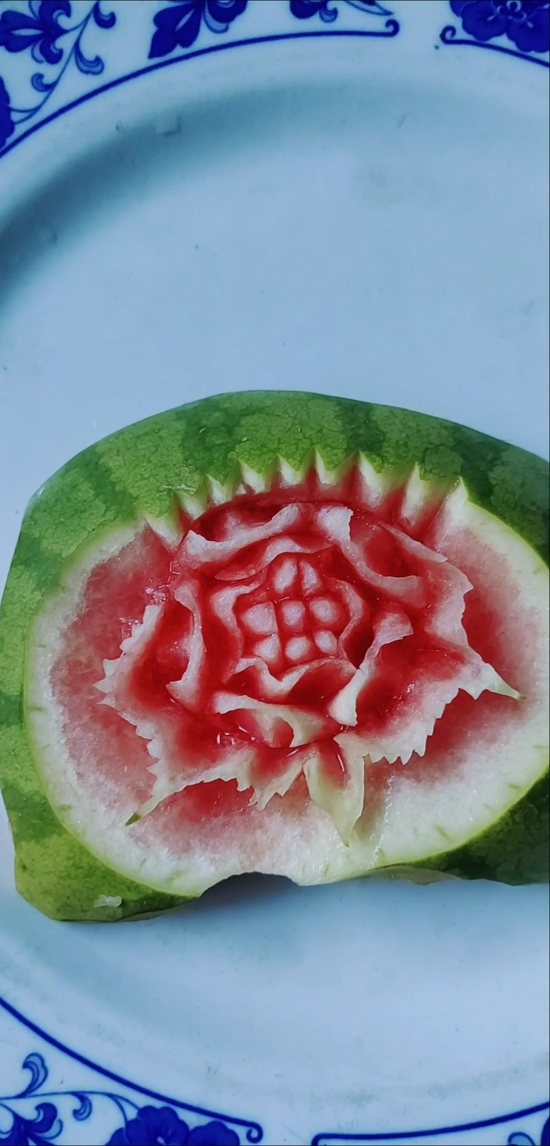 手艺人雕刻西瓜#西瓜皮不要浪费了
