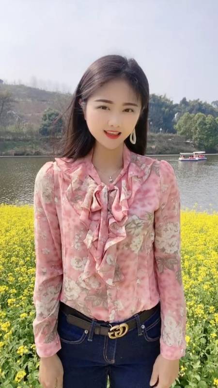 性感美女#一曲好听的(爱江山更爱美人)手势舞送给大家……-全民小