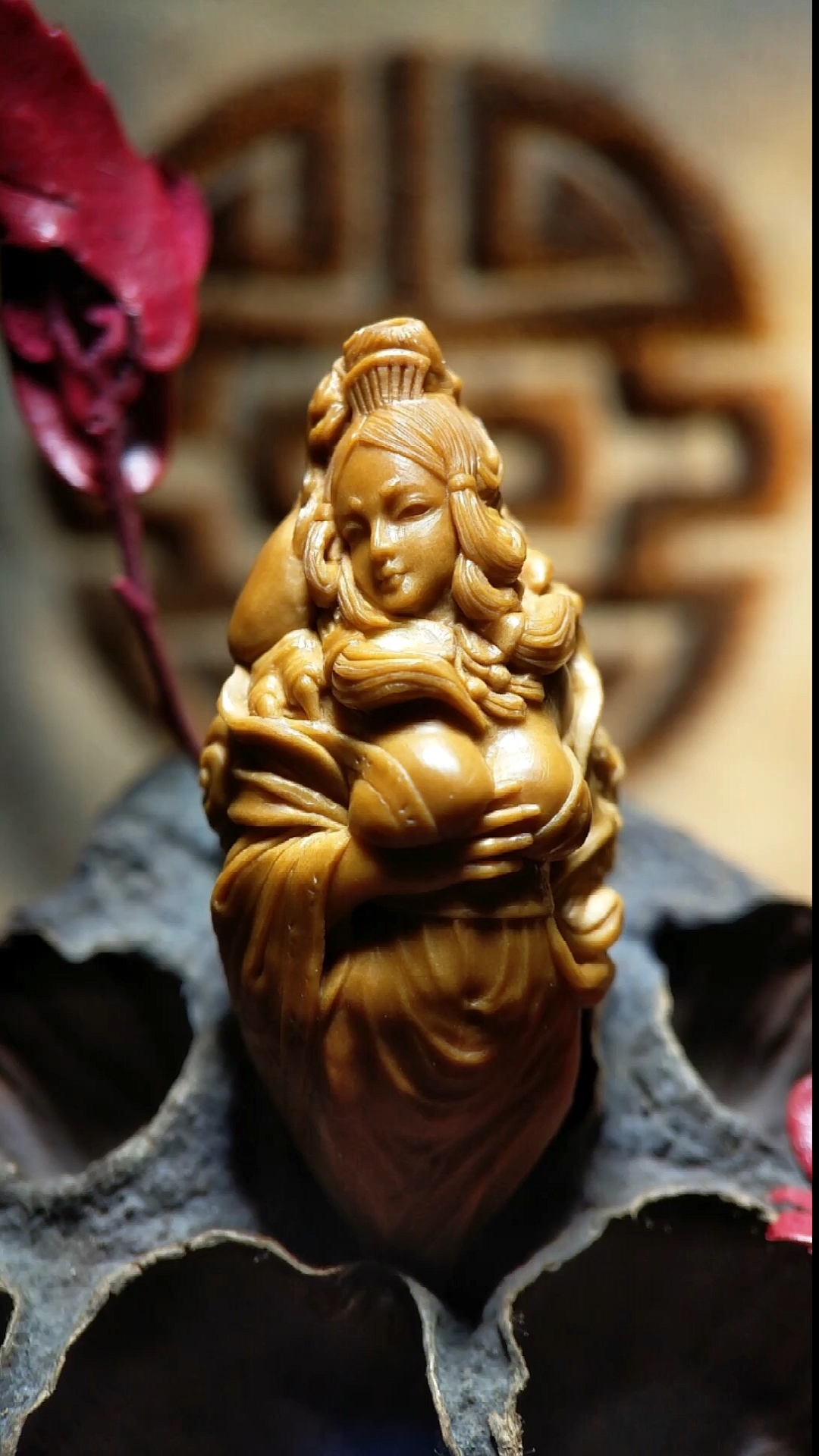 核雕#橄榄核雕,核雕,美女题材,雕工精湛,一级棒!