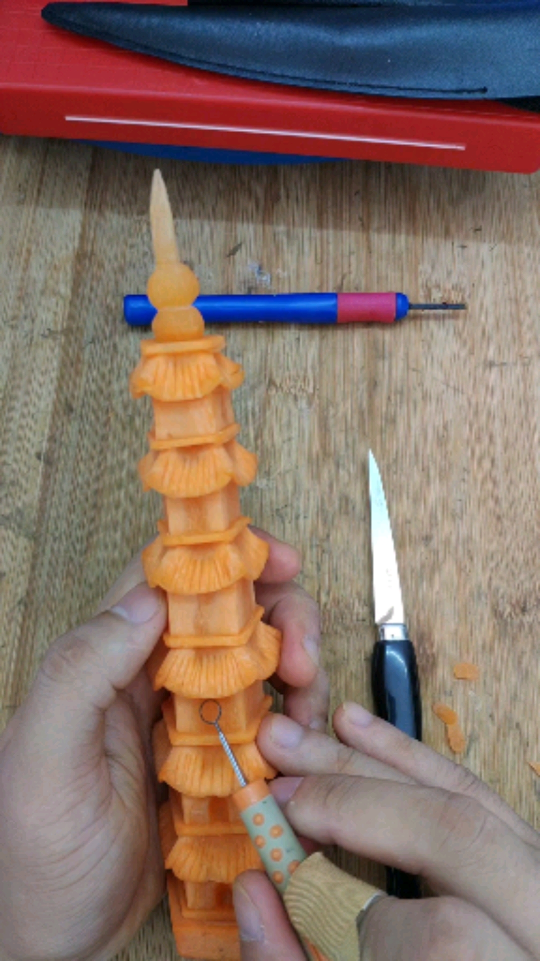 红萝卜雕刻宝塔第88集,价值百万手艺.七星级酒店教程.分享给你们.