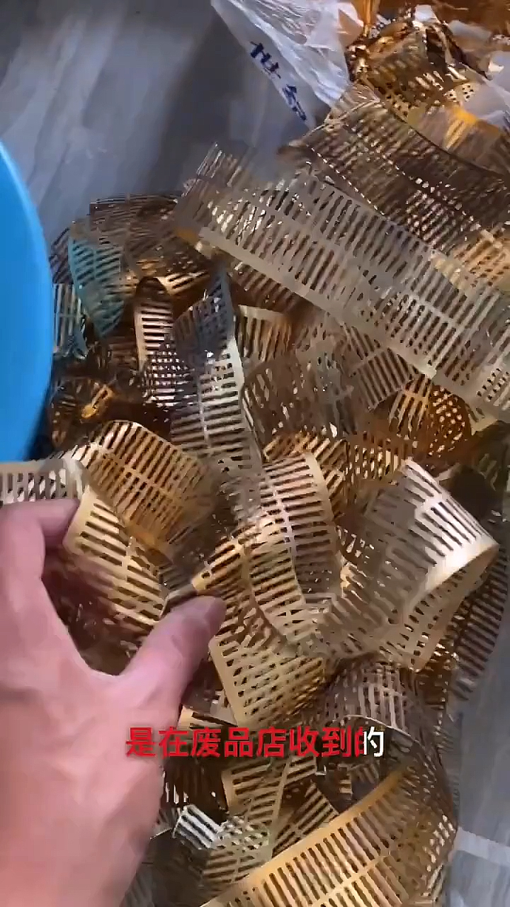 我要上热门#环保锌丝置换法提炼黄金技术-度小视