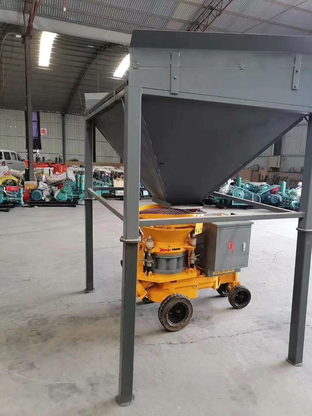 干喷机漏斗上料机混凝土喷浆机上料机料仓自动下料喷锚机专用