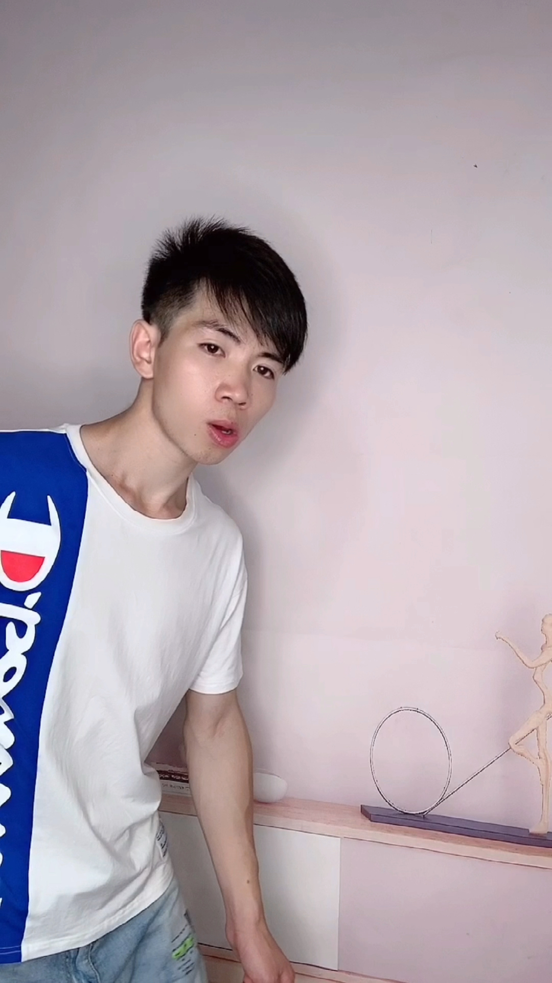 我家萌宠成精了#小辉与老吴之间的斗争-度小视