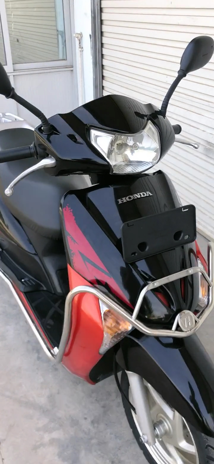 本田佳御110喜欢机车的朋友们关注一下