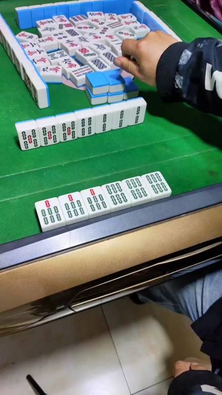 幸好是暗杠三家都不知道.麻将#搞笑.纯粹娱乐