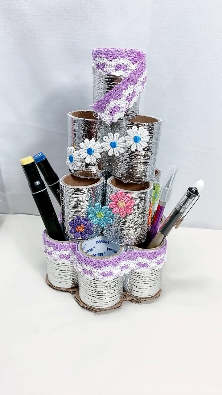 手工废物利用#公司同事叫我拿卷筒做一个笔筒,好吧走起