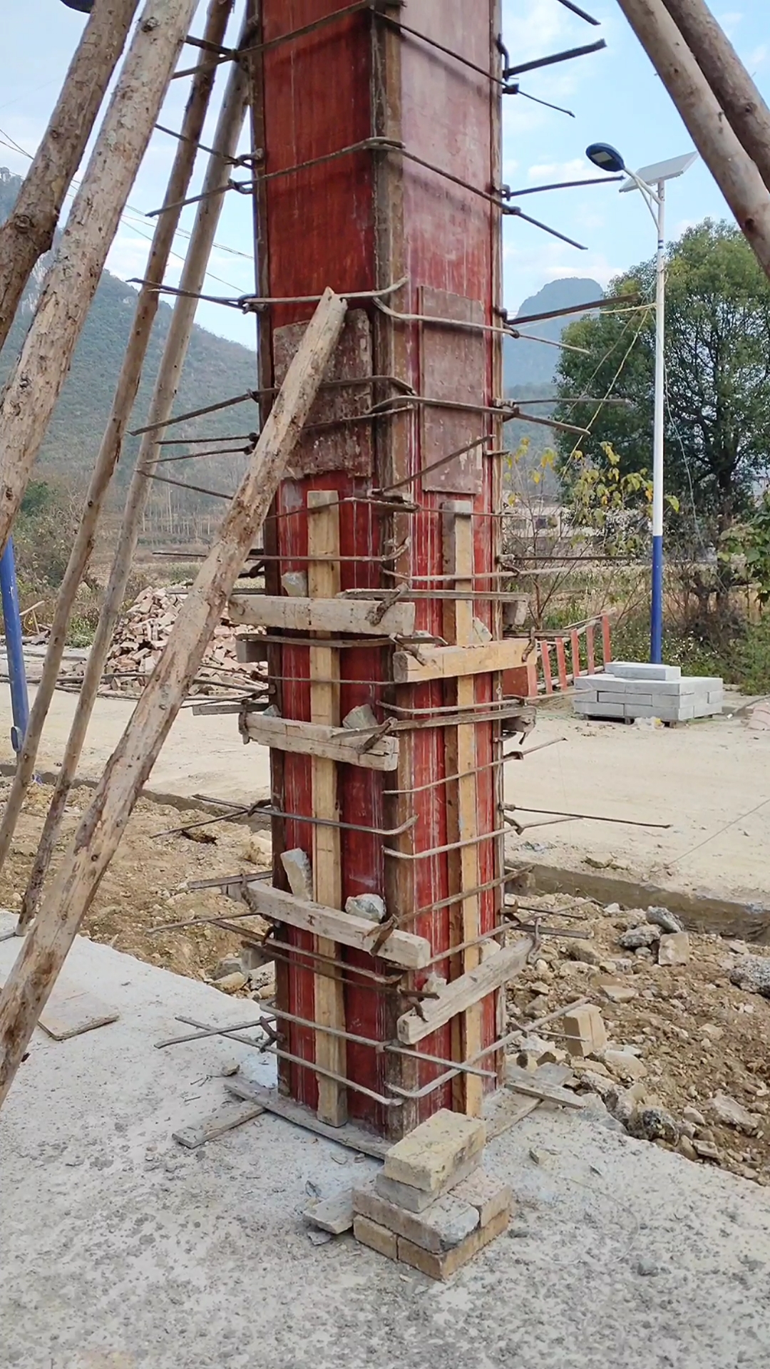 农民工#40x40的独立柱,这样装再也不怕涨模了