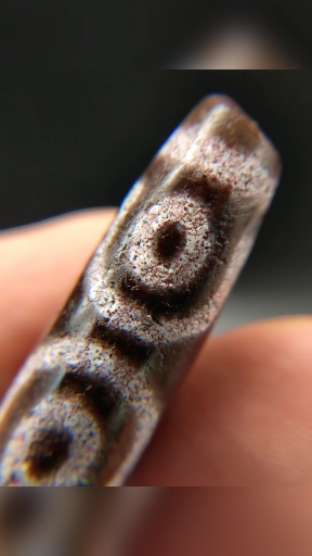藏传古珠象雄天珠满朱砂点,藏区一线收货藏区猎珠人喜马拉雅文化
