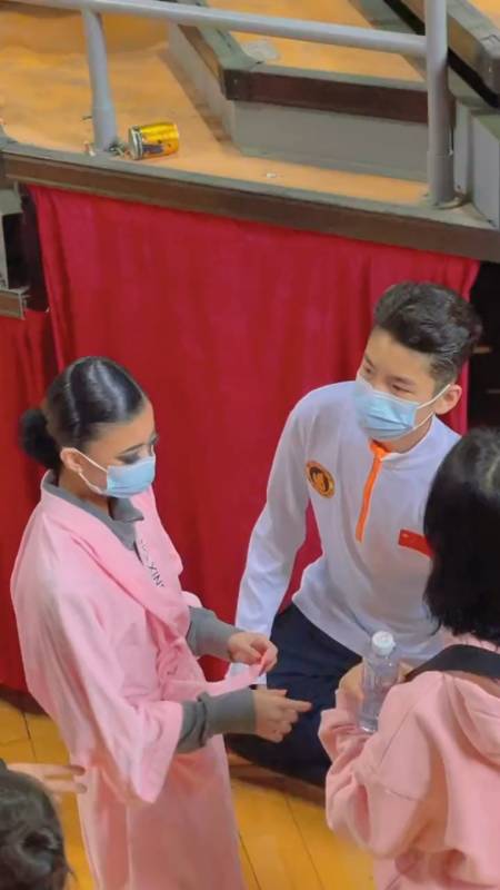 拉丁舞#最喜欢的墨茉,搭手失败98佑佑帅出天际,茉晗越来越美-全民