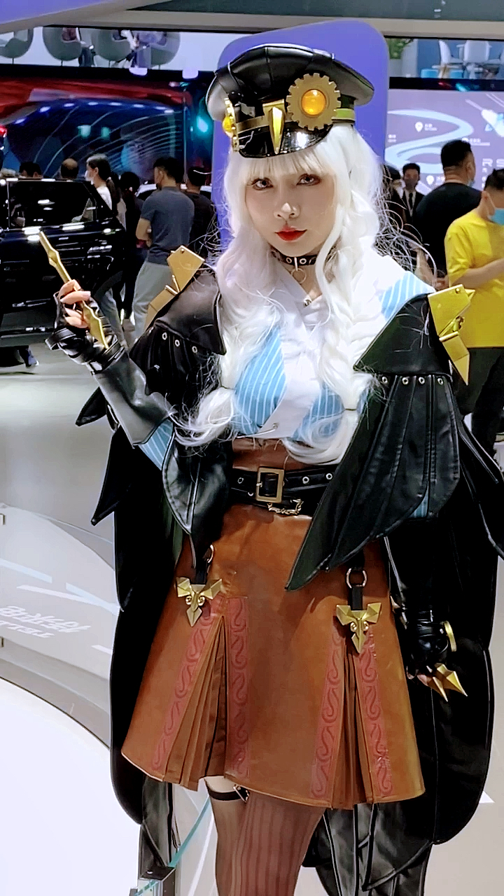美女车模#2021上海国际车展上也有二次元cosplay车模