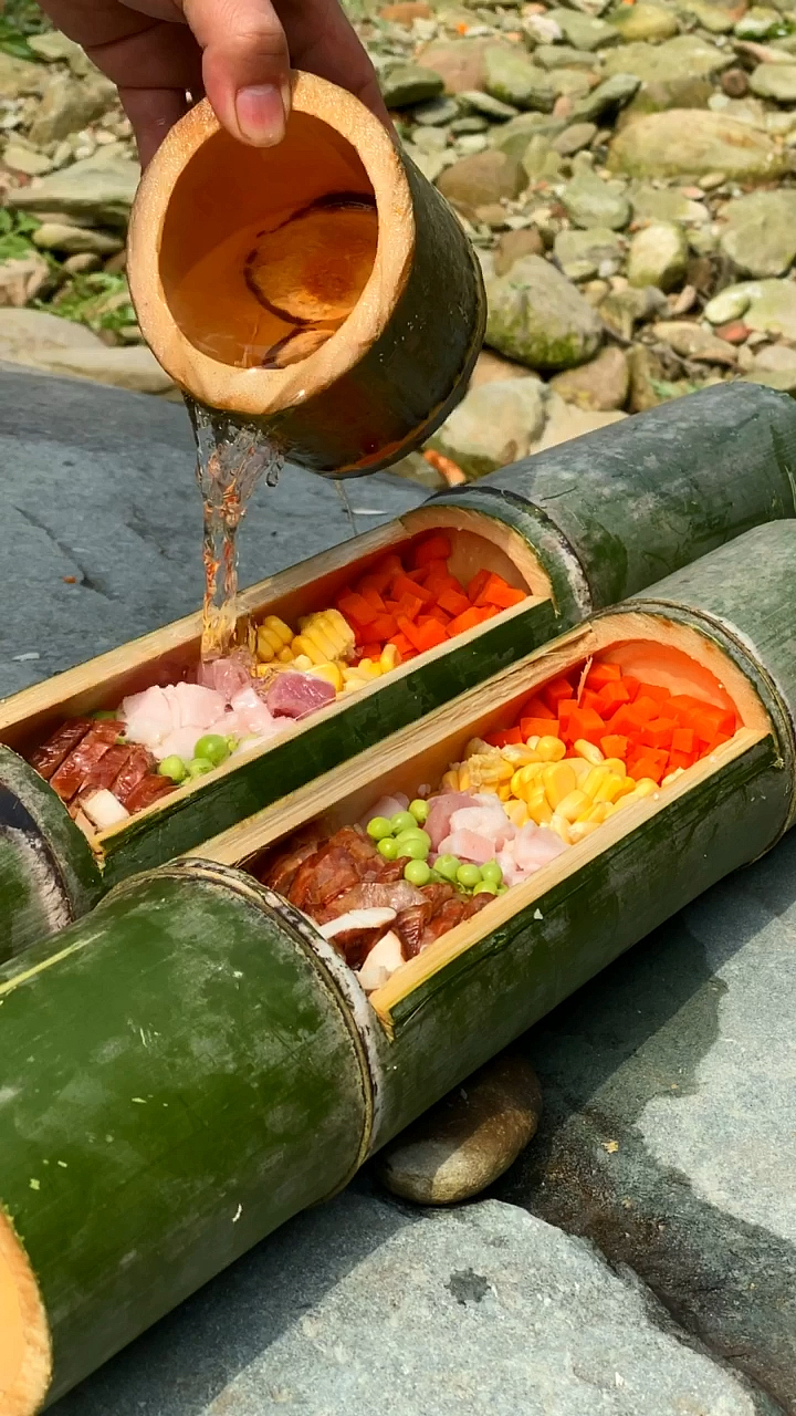 竹筒饭#竹筒饭,很香很好吃,有条件的可以自己试试哦