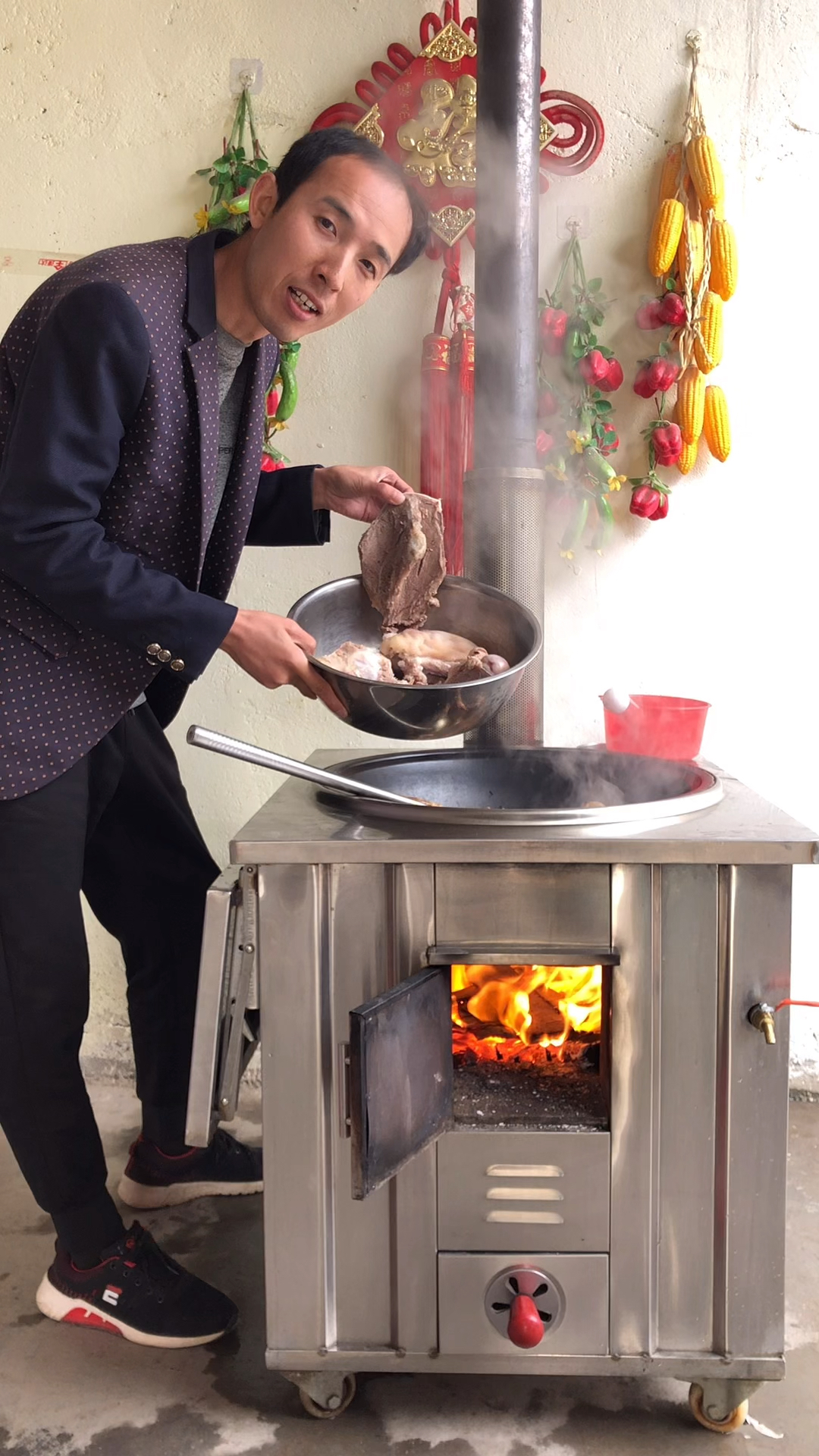 节能柴火灶台,柴火炖肉,火猛肉香香!