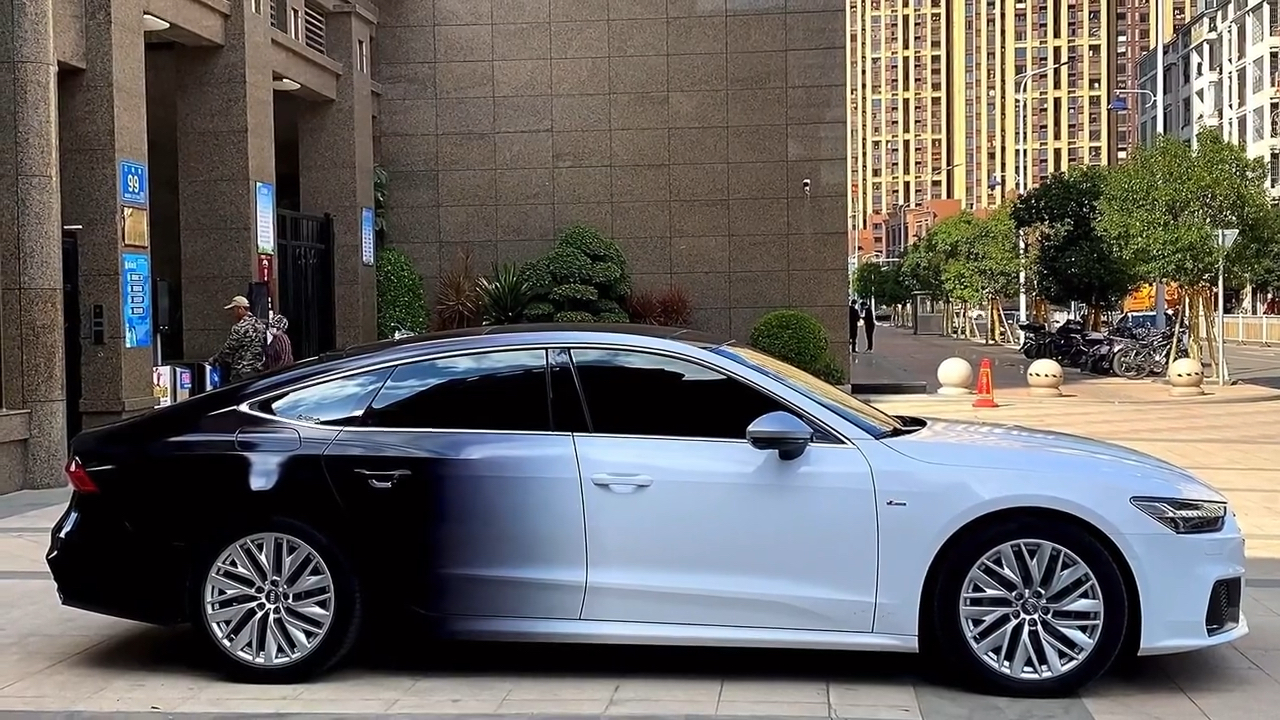 这应该是最美轿跑吧?#奥迪s7#黑白渐变#ekfilm