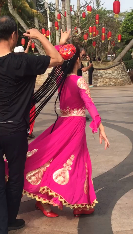新疆维吾尔族舞蹈,优雅美丽,舞姿翩翩拍摄现场