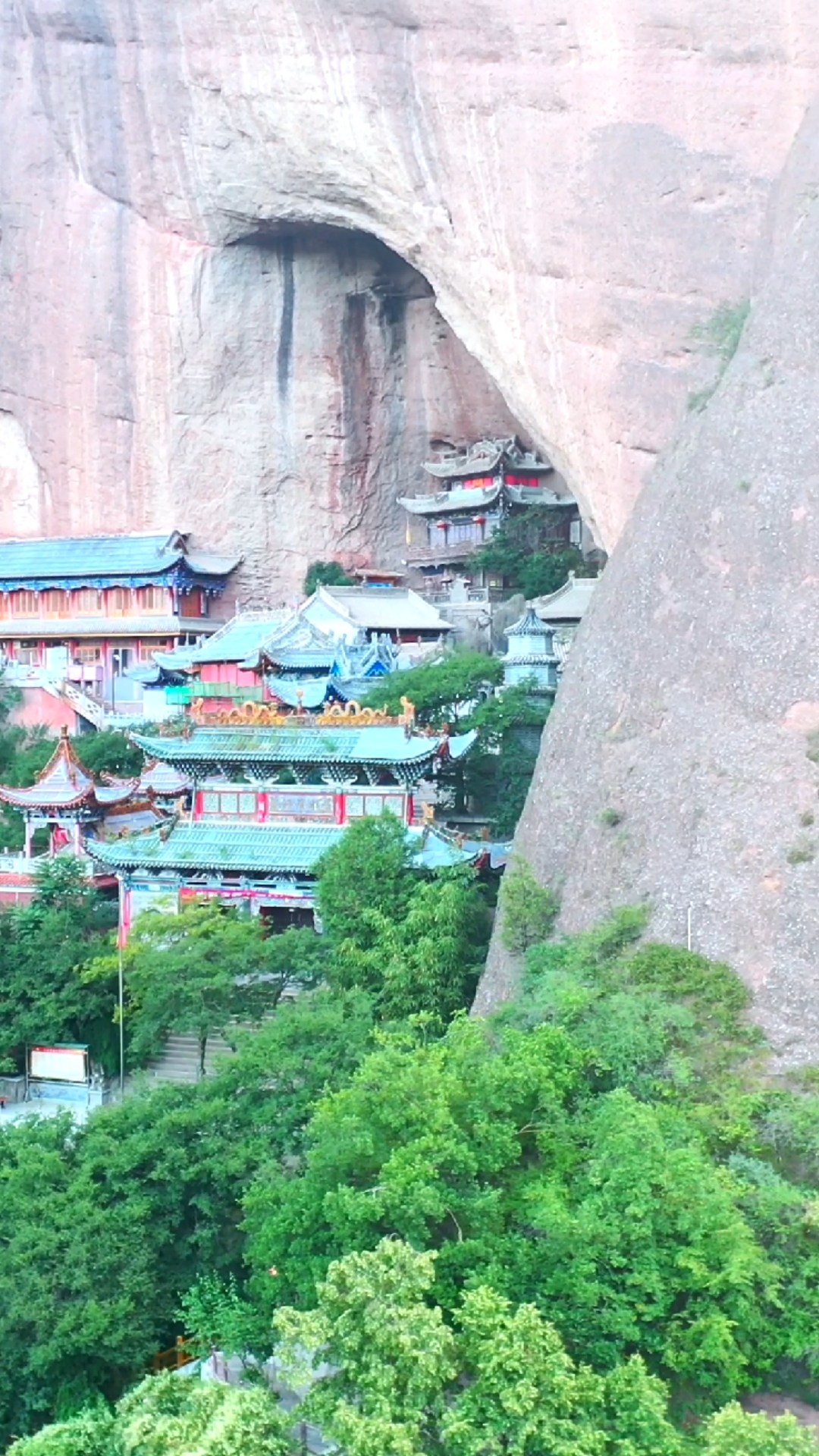 甘肃武山有个水帘洞,是西游记中的水帘洞吗?