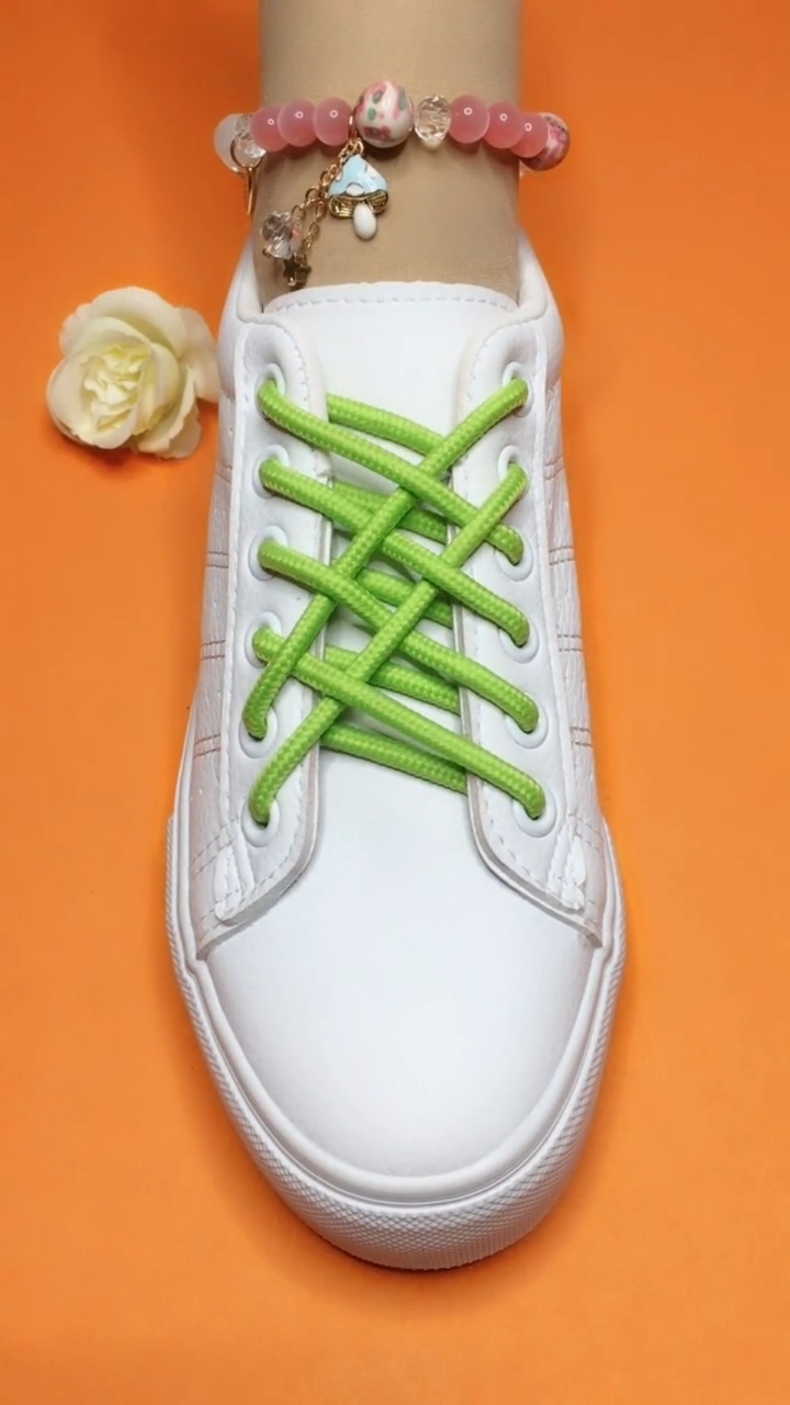 好看鞋带#斜边鞋带系法,穿上它气质倍增,再也不愁没有桃花运!