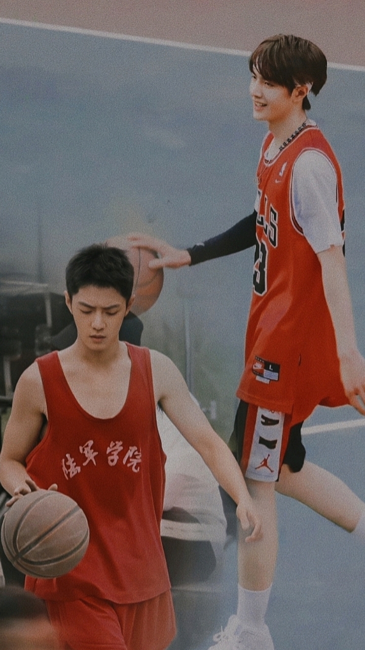 王一博肖战我来圆梦了你们喜欢的王一博肖战打球来了