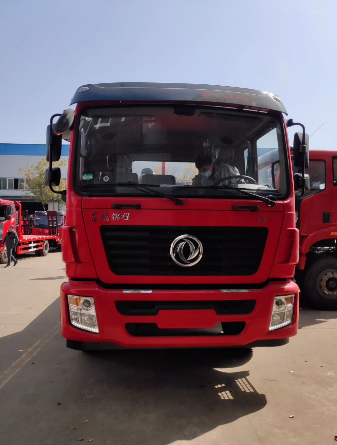 挖机#东风锦程后双桥平板运输车视频讲解