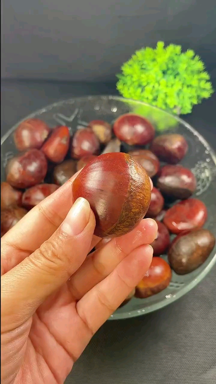 今天教大家一个快速剥板栗的小窍门"板栗"分享家常美食教程