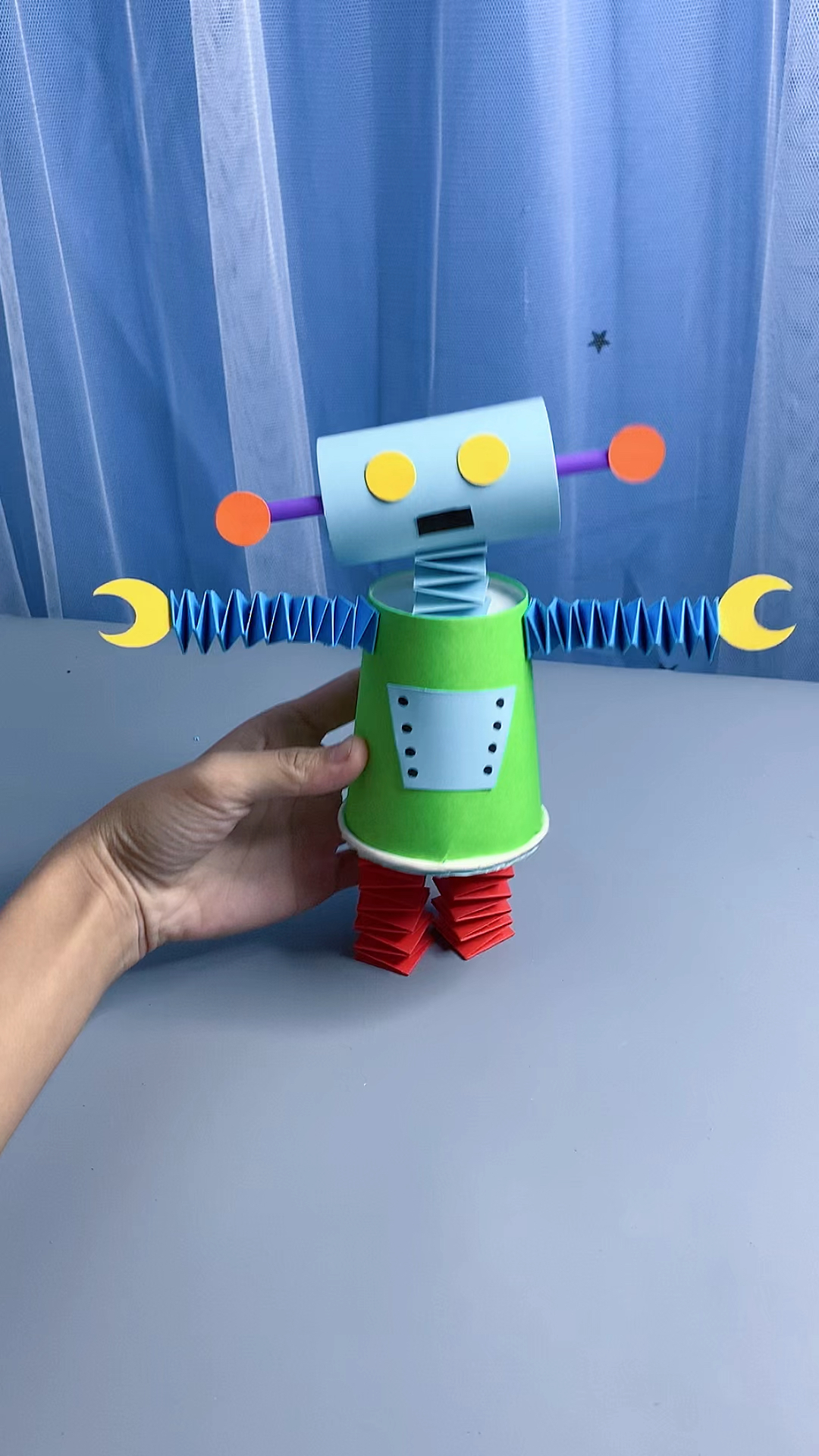 小朋友喜欢的机器人手工来啦方法很简单赶紧收藏起来