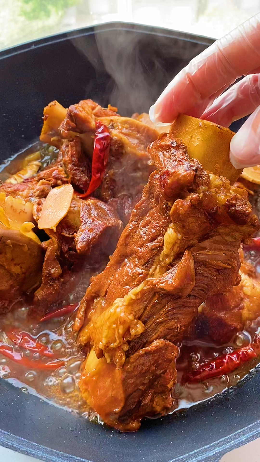 炖大骨头#家里人多的时候千万别做这道酱大骨,我怕没上桌就被抢光 !!