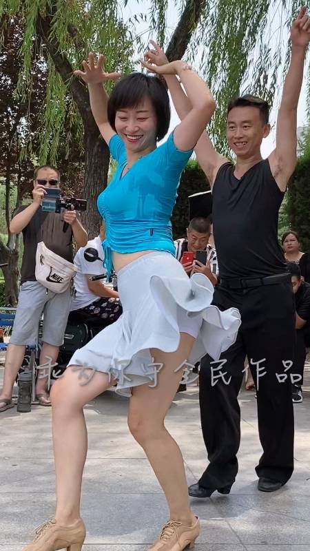 我要上热门漂亮帅气的滨芳兄妹组合