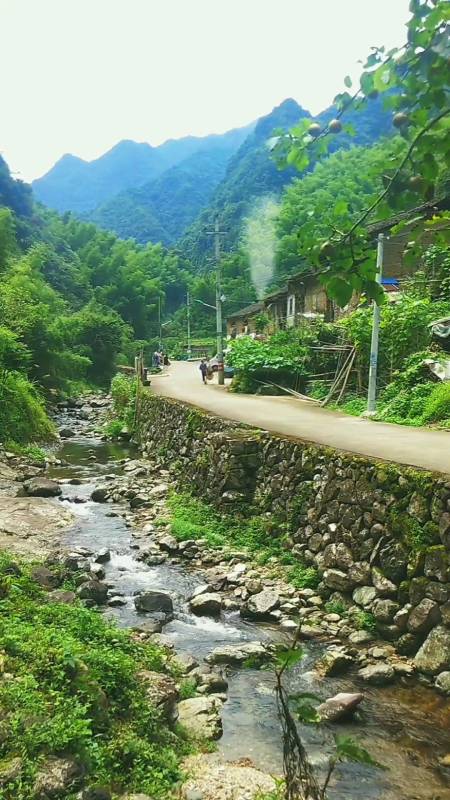 旅游进行时#这就是我的家乡,山沟沟里,很多人看到就划走了,但我还是