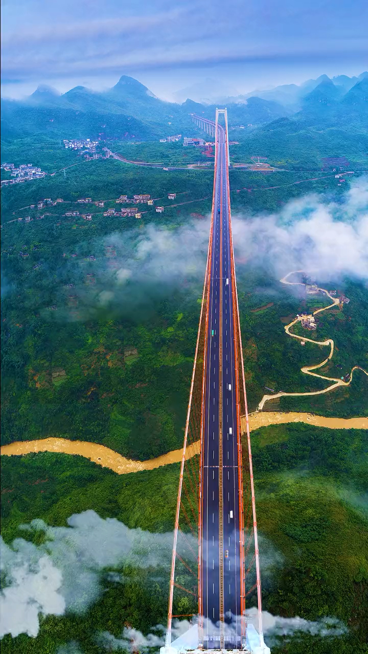 高度世界第三,贵州清水河大桥,垂直高度540米,主跨1130米-度小视