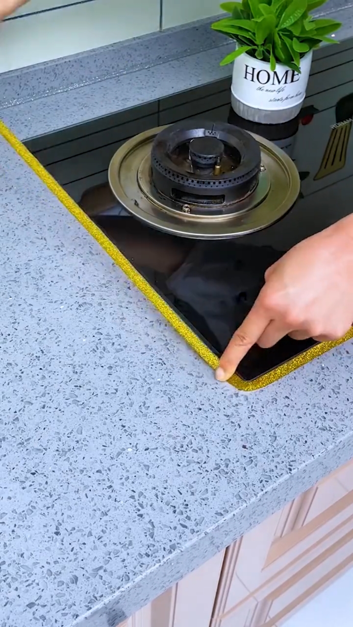 厨房灶台水池缝隙发霉难看,就贴上这个金边美缝线条,防水防霉-度小视