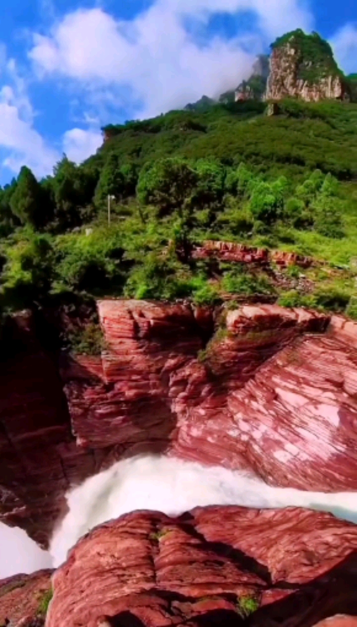 旅游进行时#抱犊老龙口瀑布,一年就那十几天有水,山西最后一个未通