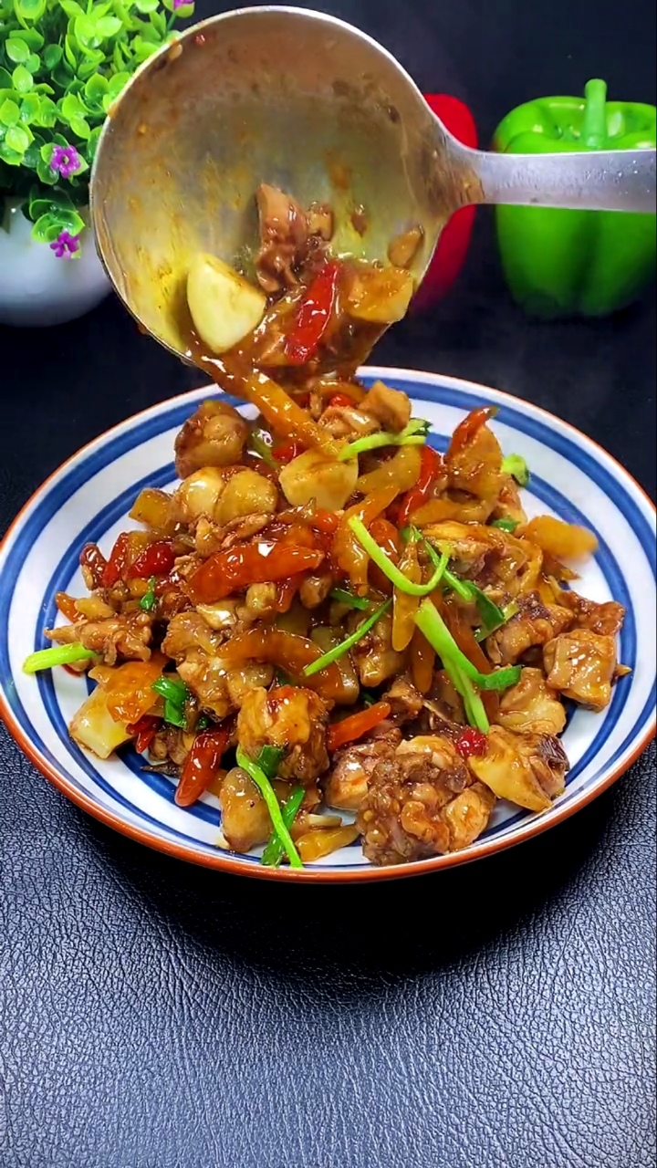 美食趣胃计划#今天分享一道泡椒炒鸡,开胃又下饭,特别好吃!-度小视