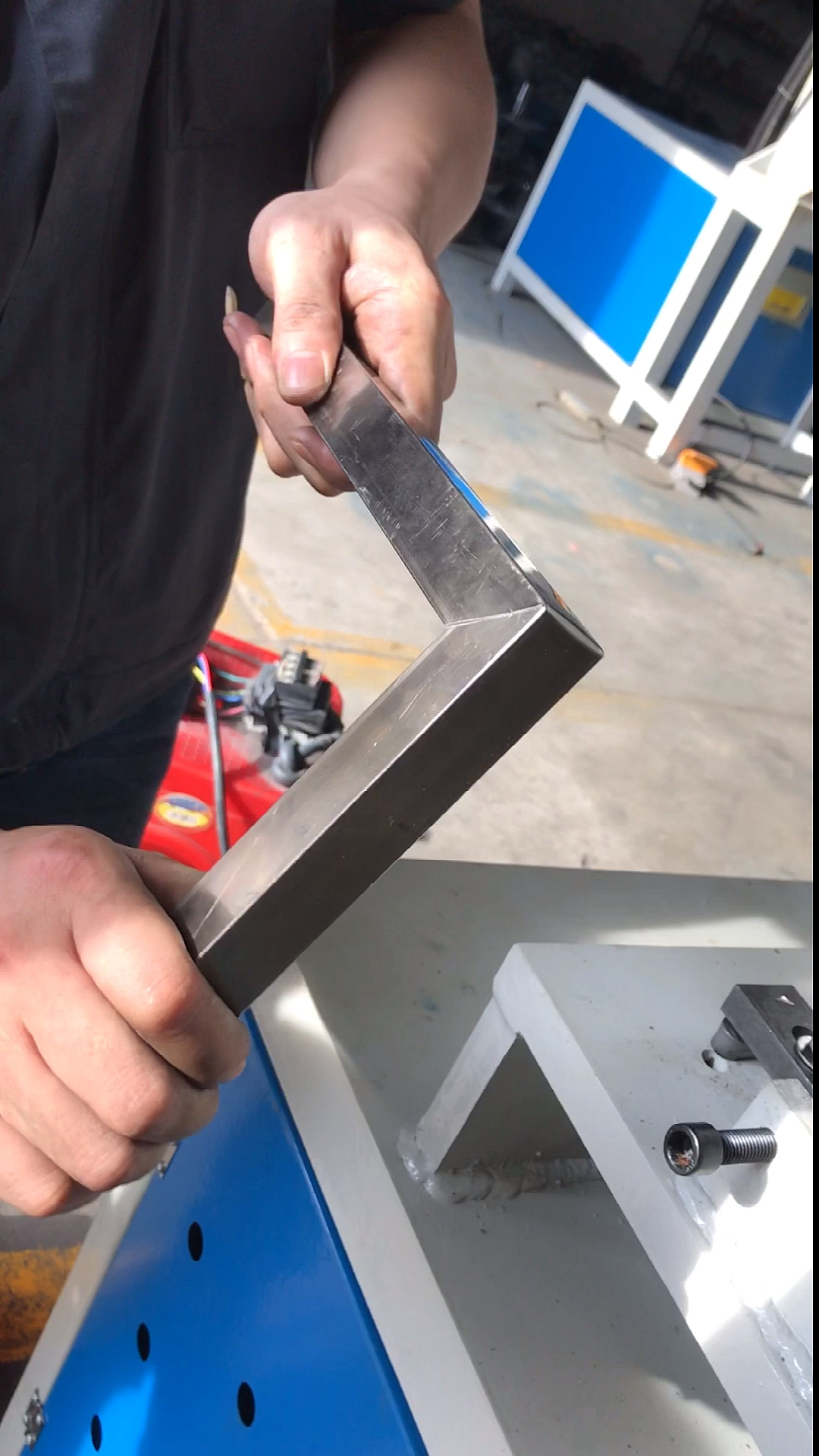 不锈钢切45度角#很多人好奇,不锈钢方管0405厚能不能切45度折90度乔