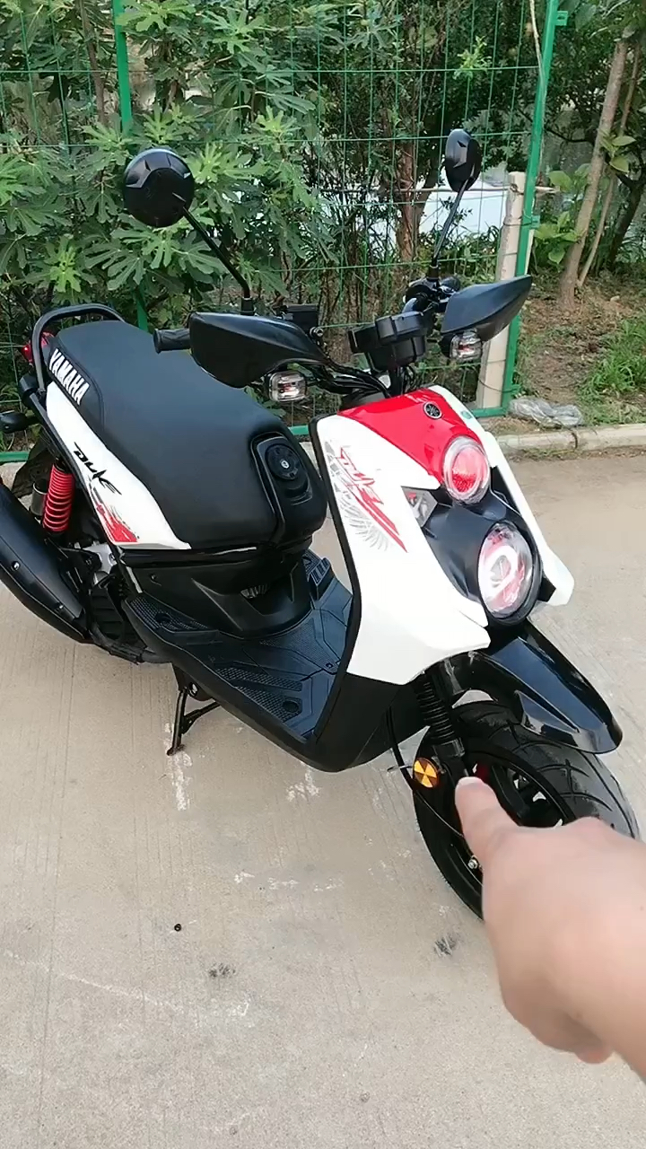 雅马哈鸭子!喜欢机车的朋友们关注一下!