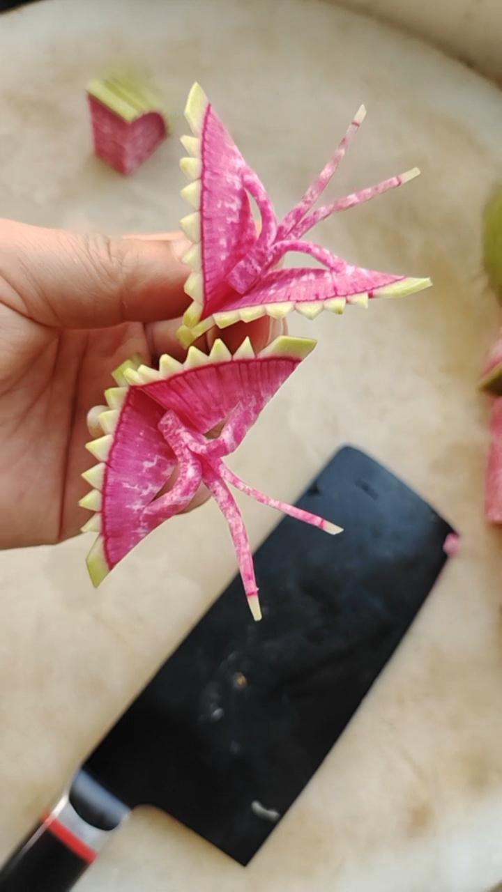 漂亮的花蝴蝶的切法,只要三刀,你学会了吗?