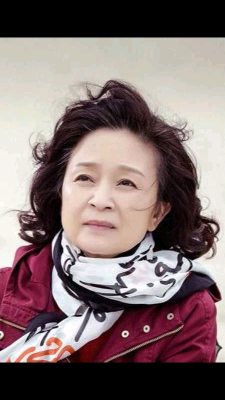 刘莉莉:31岁出道,出道30年,62岁演过许多明星的"妈妈"-度小视