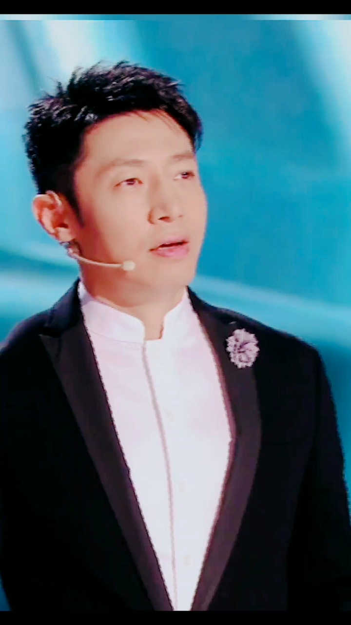 古诗词高考作文满分素材看撒贝宁如何用诗词描绘春日之美