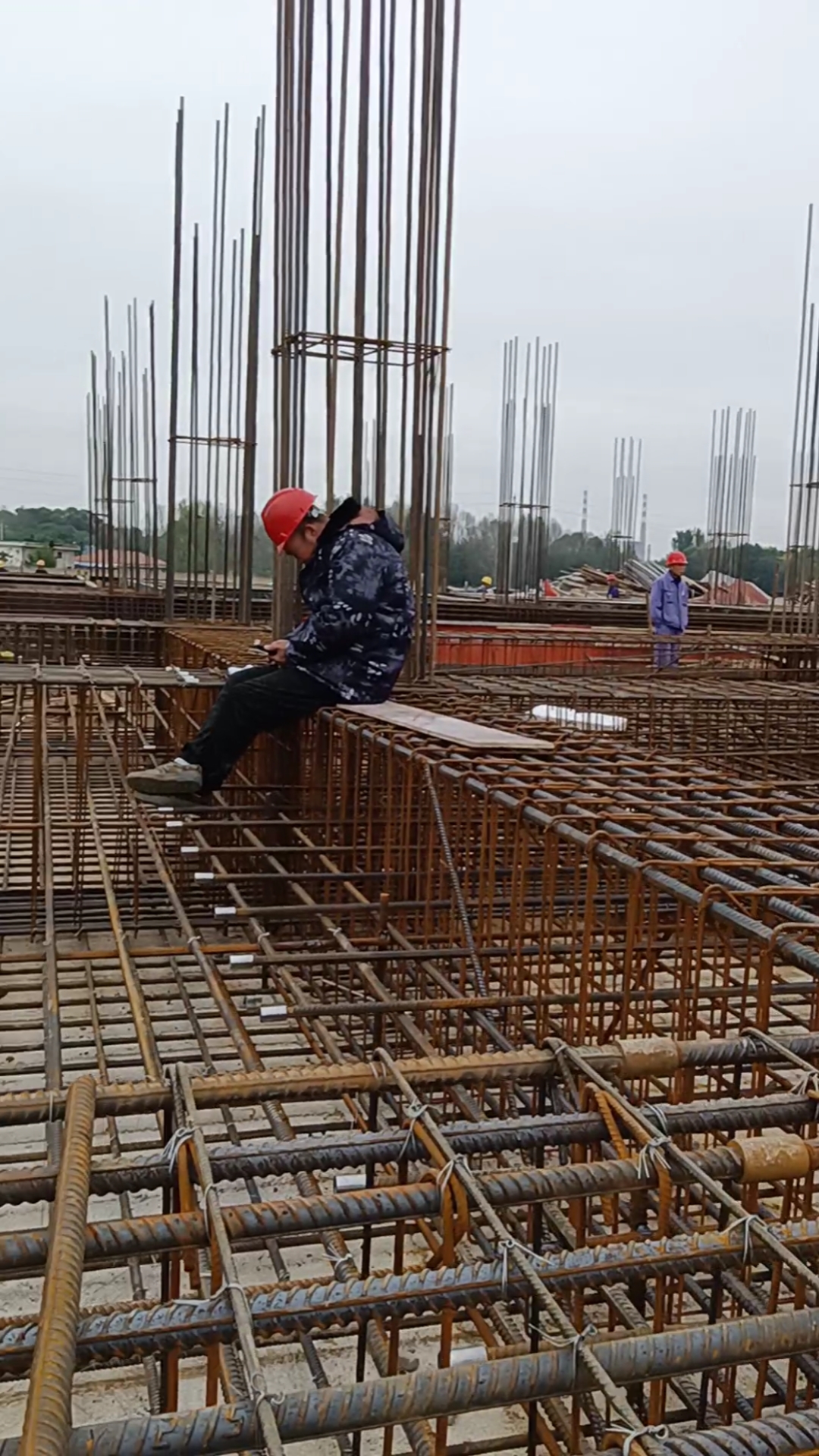 记录工地#开始支模板了,等待浇筑砼.